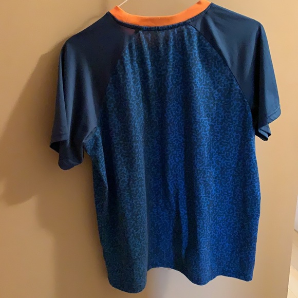 Boys Nike dry fit tshirt, size XL - Picture 2 of 3